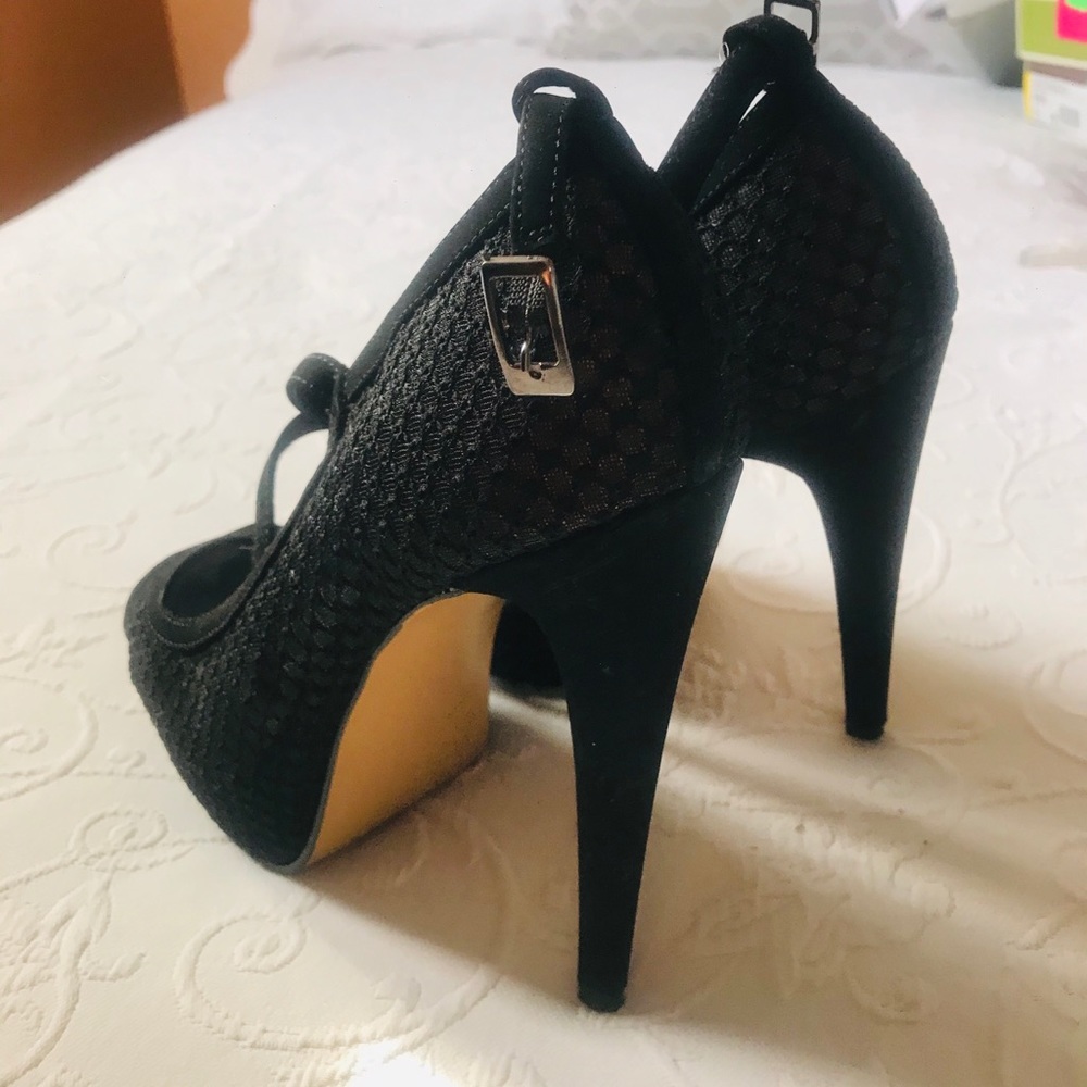 Shoes - Picture 2 of 4